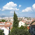 招待所 Panorama 1