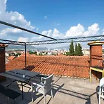 招待所 Panorama 1